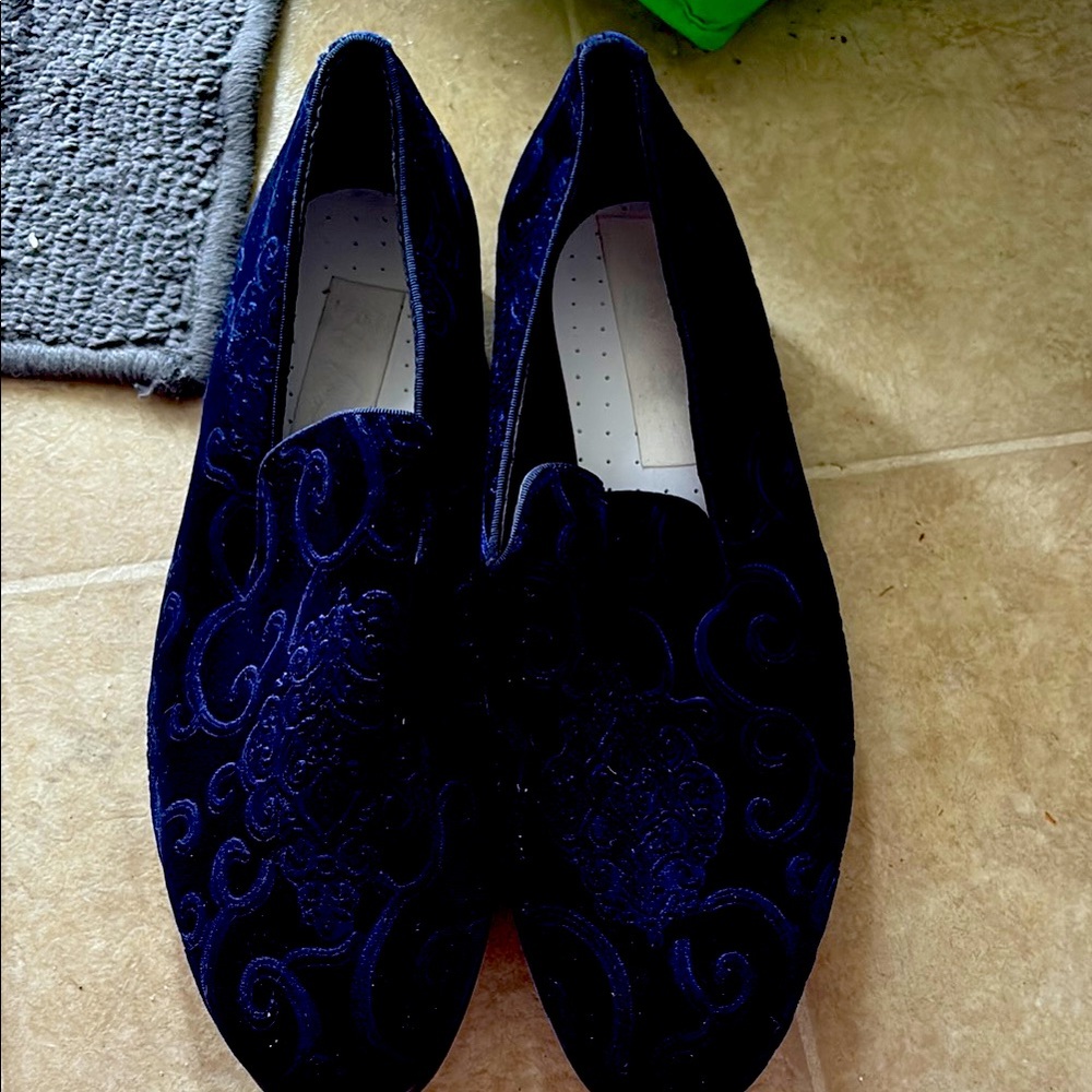 Gently Used Amali Bryant Men’s Loafers Size 11